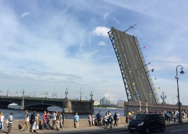 развод мостов