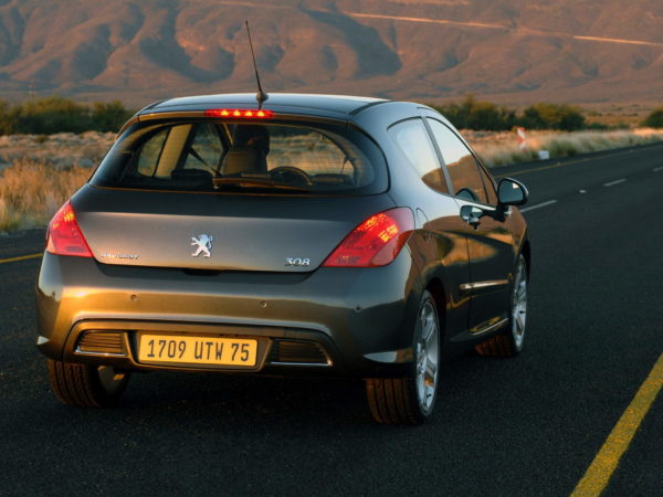 Почему ни в коем случае нельзя покупать Peugeot 308