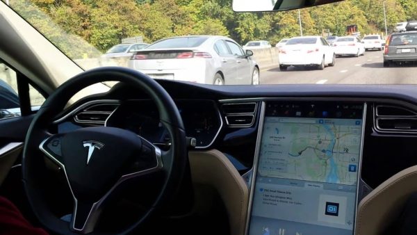 Как работает и ошибается автопилот Tesla?