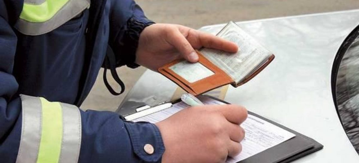 Пять основных требований сотрудника ГИБДД, которые вы обязаны выполнить