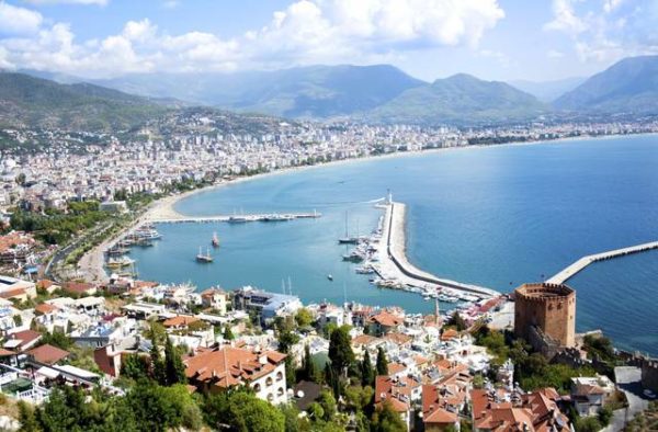 Куда поехать в октябре на море искупаться и позагорать