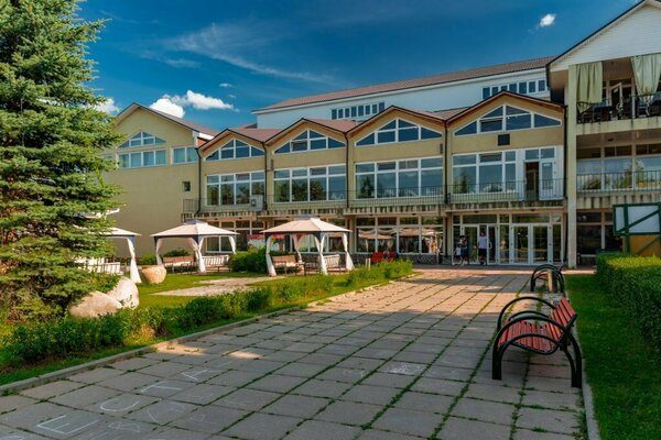 Где отдохнуть на Новый год 2020 в Подмосковье с бассейном и шведским столом