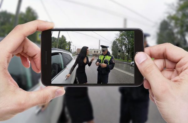 Имеем ли право по закону снимать инспектора ГИБДД на видео