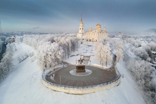 Куда можно недорого поехать на новогодние праздники 2020 в России и за границей
